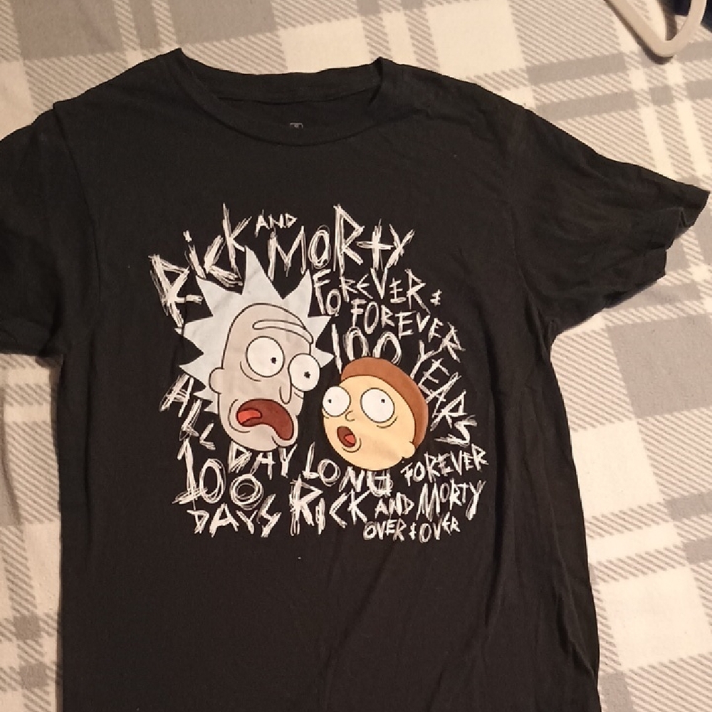 Black Graphic Tee - Short Sleeve